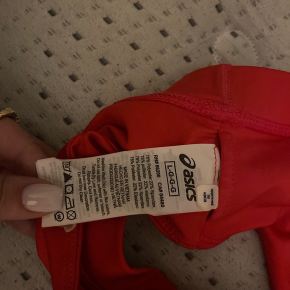 ASICS woman’s sports bra - Picture 3 of 3